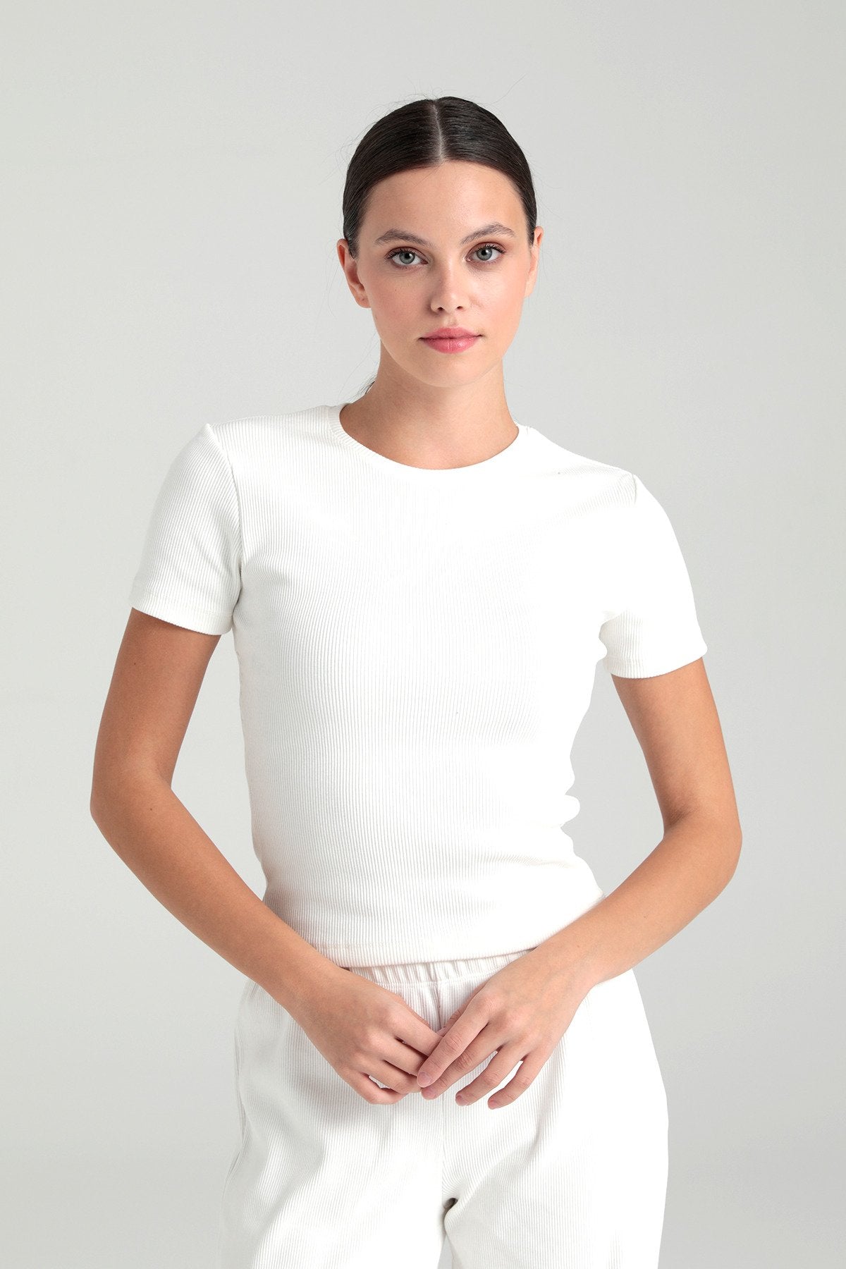 Soft Rib Yuvarlak Yaka Kısa Kol Bluz Ekru