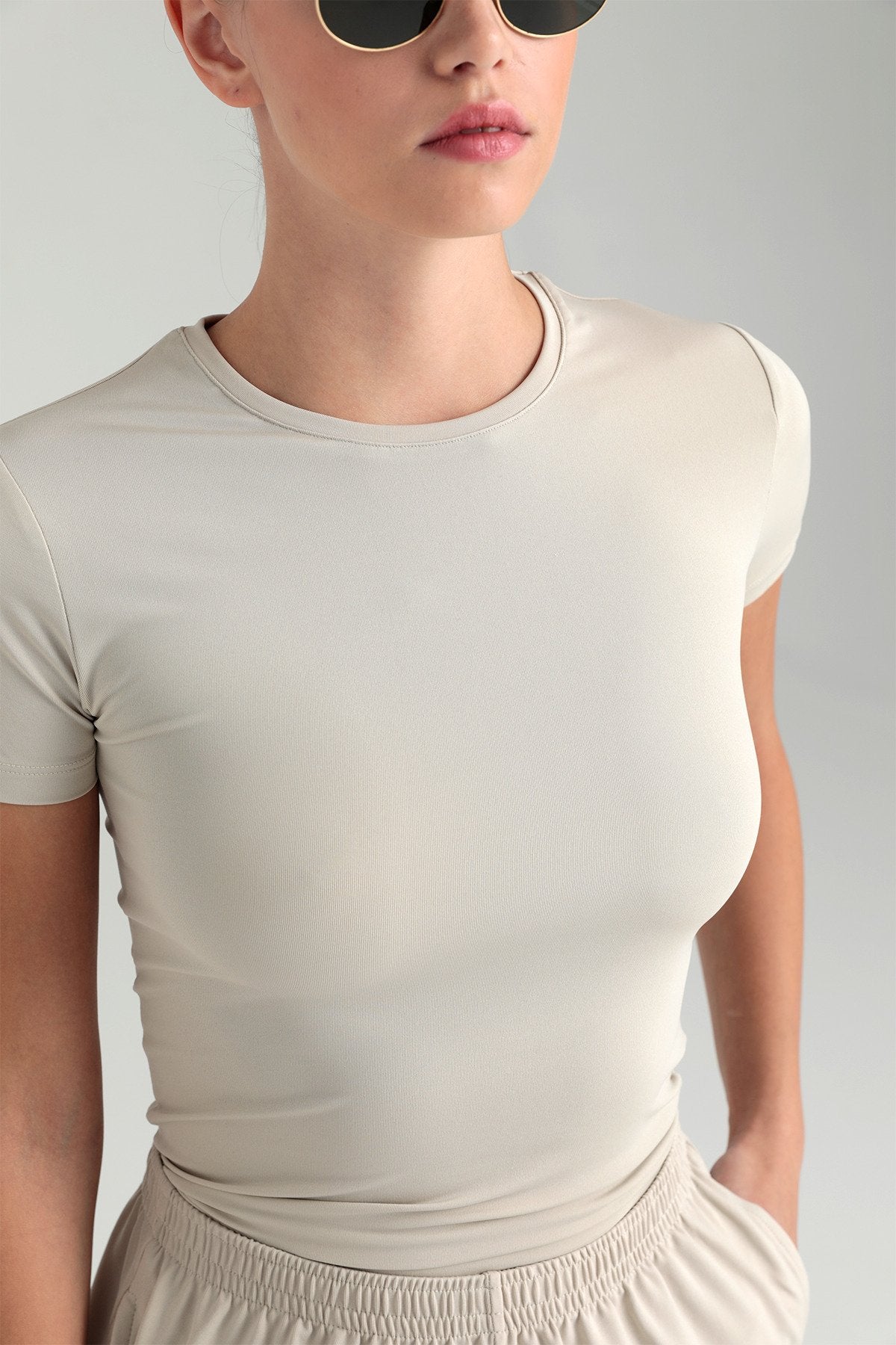 Soft Touch Yuvarlak Yaka Kısa Kol Bluz Bej