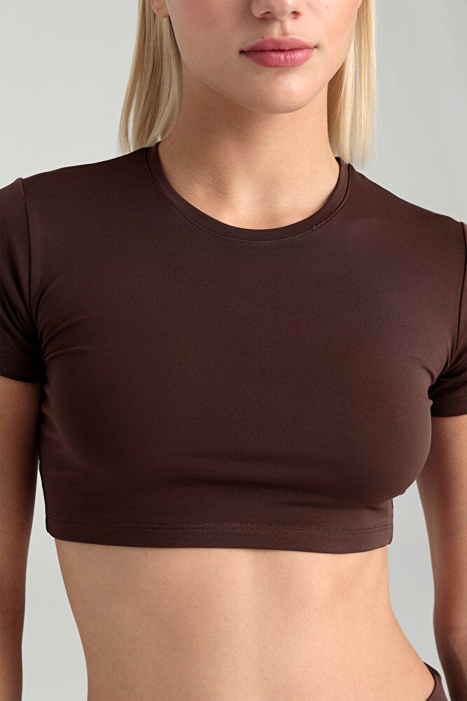 Comfort Yuvarlak Yaka Kısa Kol Crop Top Kahverengi