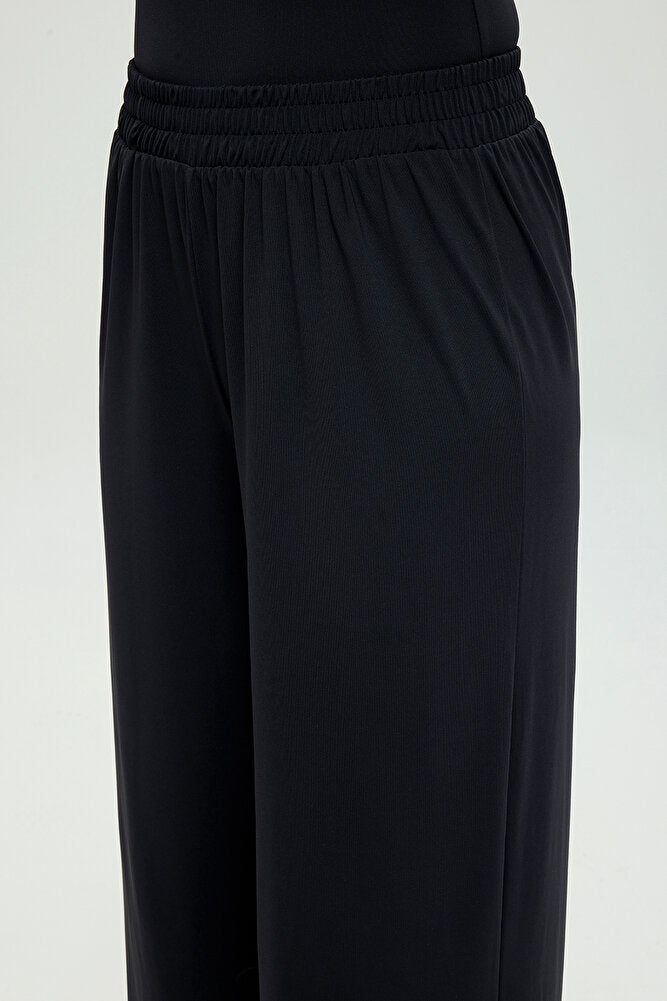 Soft Touch Düz Kesim Bol Pantolon Siyah