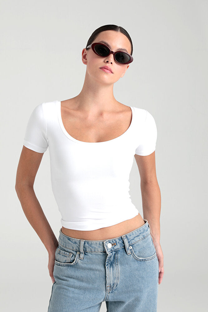 Soft Touch Oval Yaka Kısa Kol Bluz Beyaz