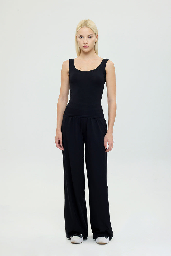 Ultra Soft Oval Yaka Kolsuz Bluz Siyah