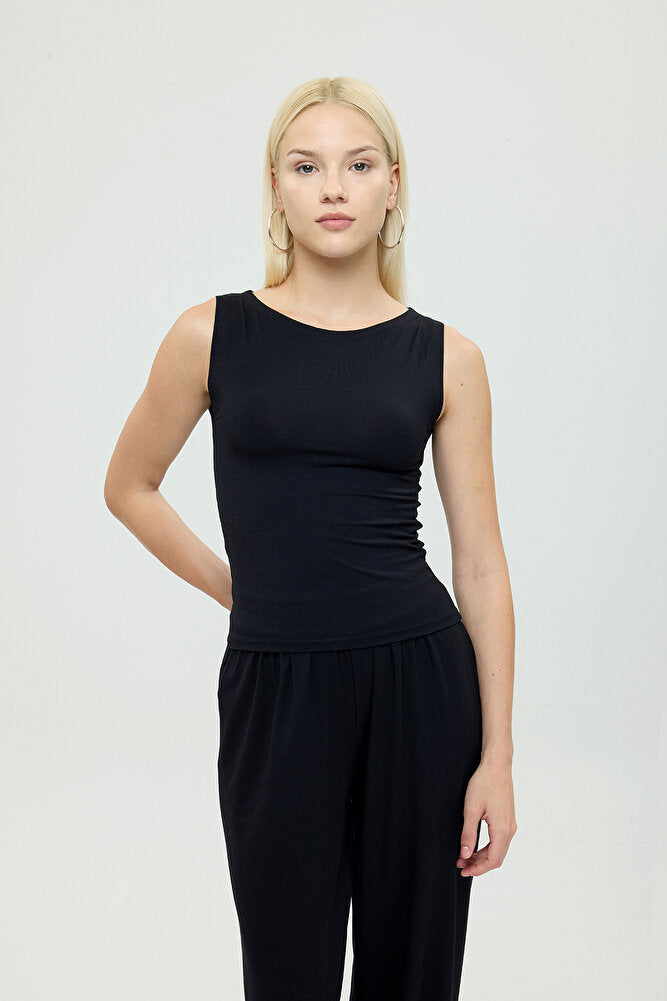 Ultra Soft Kayık Yaka Kolsuz Bluz Siyah