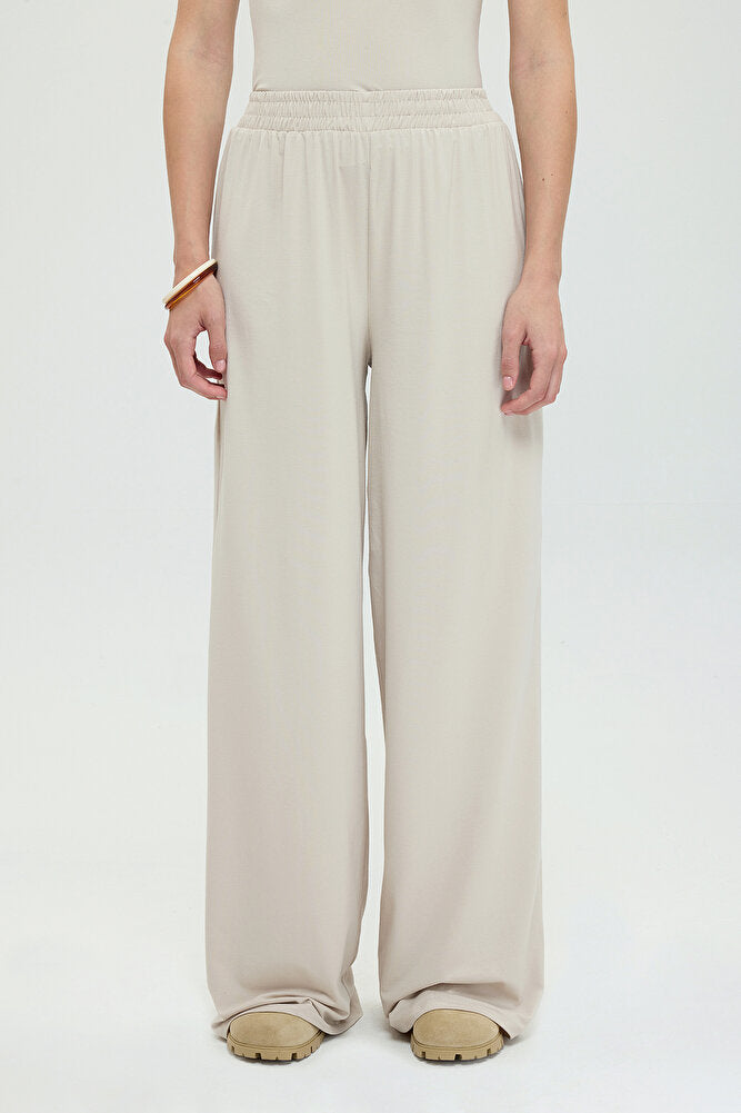Ultra Soft Düz Kesim Bol Pantolon Bej