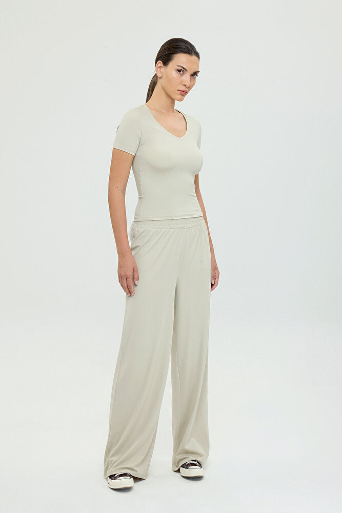 Soft Touch V Yaka Kısa Kol Bluz Bej