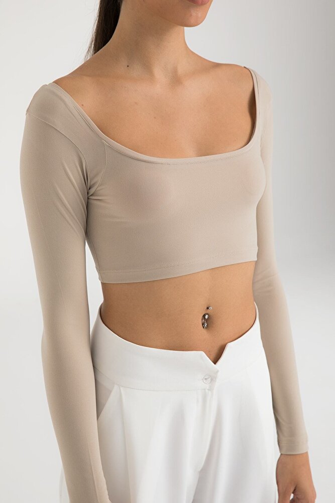 Soft Touch Oval Yaka Kısa Bluz Bej