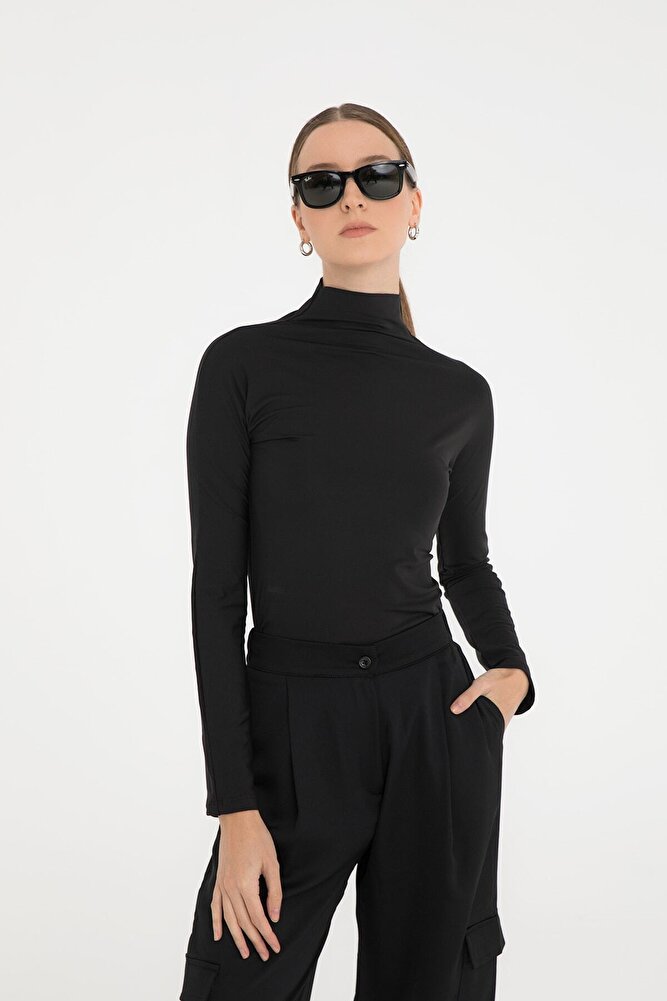 Soft Touch Yarım Boğazlı Bluz Siyah