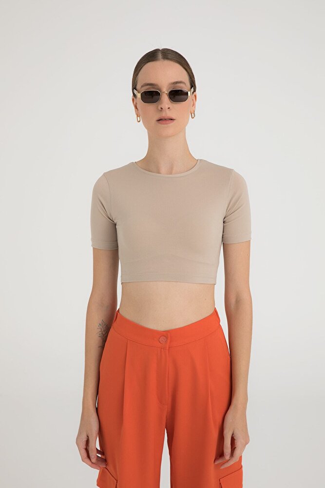 Soft Touch Yuvarlak Yaka Kısa Kol Crop Top Bej