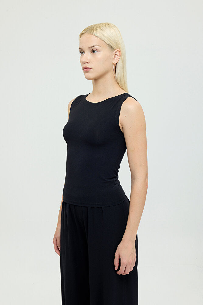 Ultra Soft Kayık Yaka Kolsuz Bluz Siyah