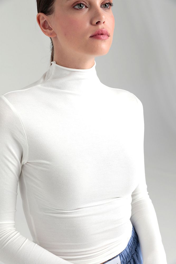 Ultra Soft Yarım Balıkçı Yaka Bluz Ekru