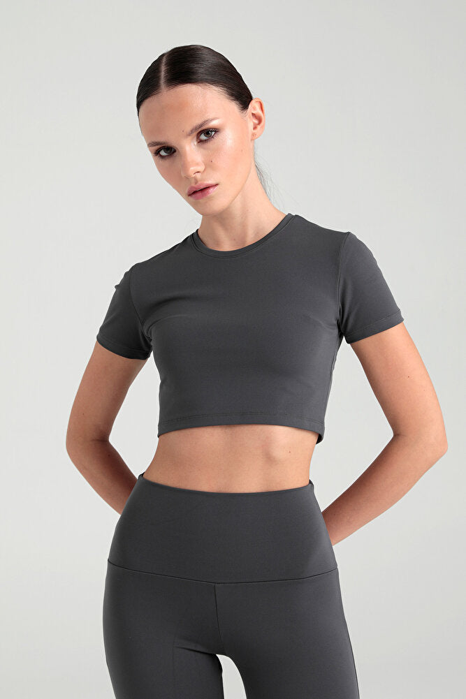 Comfort Yuvarlak Yaka Kısa Kol Crop Top Füme