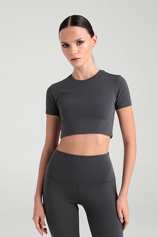 Comfort Yuvarlak Yaka Kısa Kol Crop Top Füme