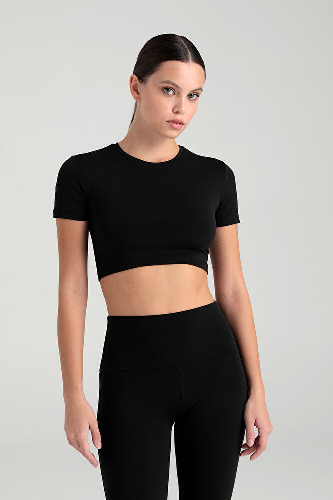 Comfort Yuvarlak Yaka Kısa Kol Crop Top Siyah