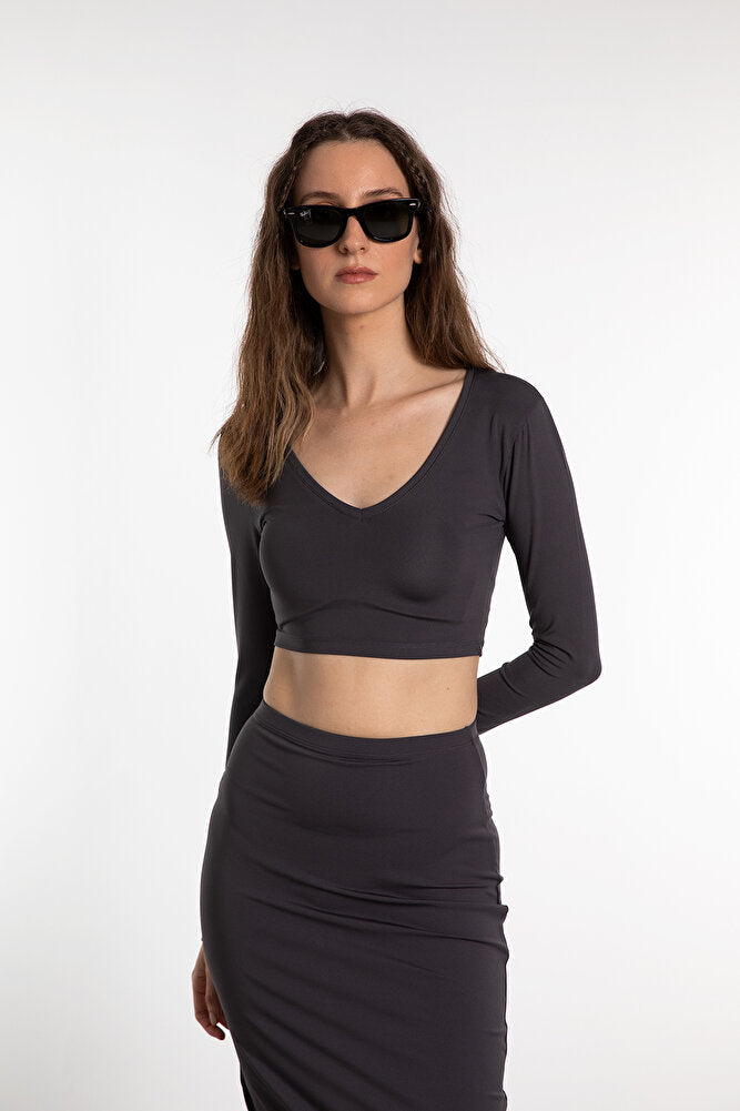 Soft Touch V Yaka Kısa Bluz Füme