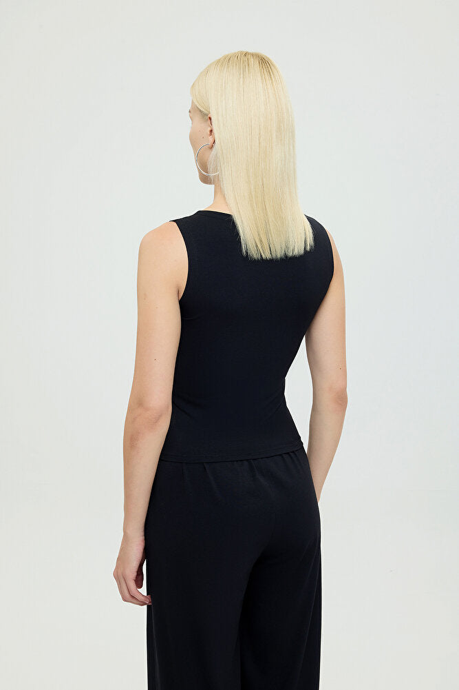 Ultra Soft Kayık Yaka Kolsuz Bluz Siyah