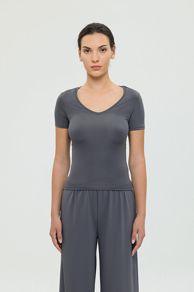 Soft Touch V Yaka Kısa Kol Bluz Füme