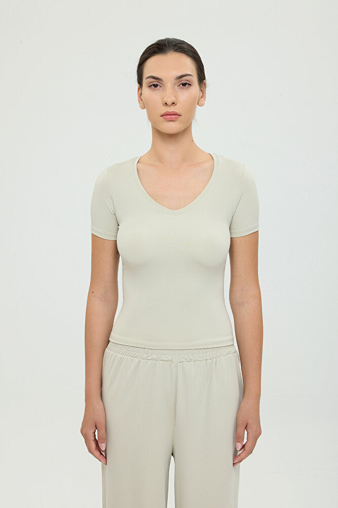 Soft Touch V Yaka Kısa Kol Bluz Bej