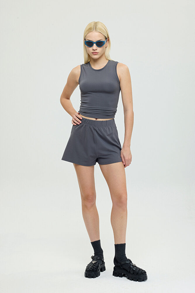 Soft Touch Yuvarlak Yaka Kolsuz Bluz Füme