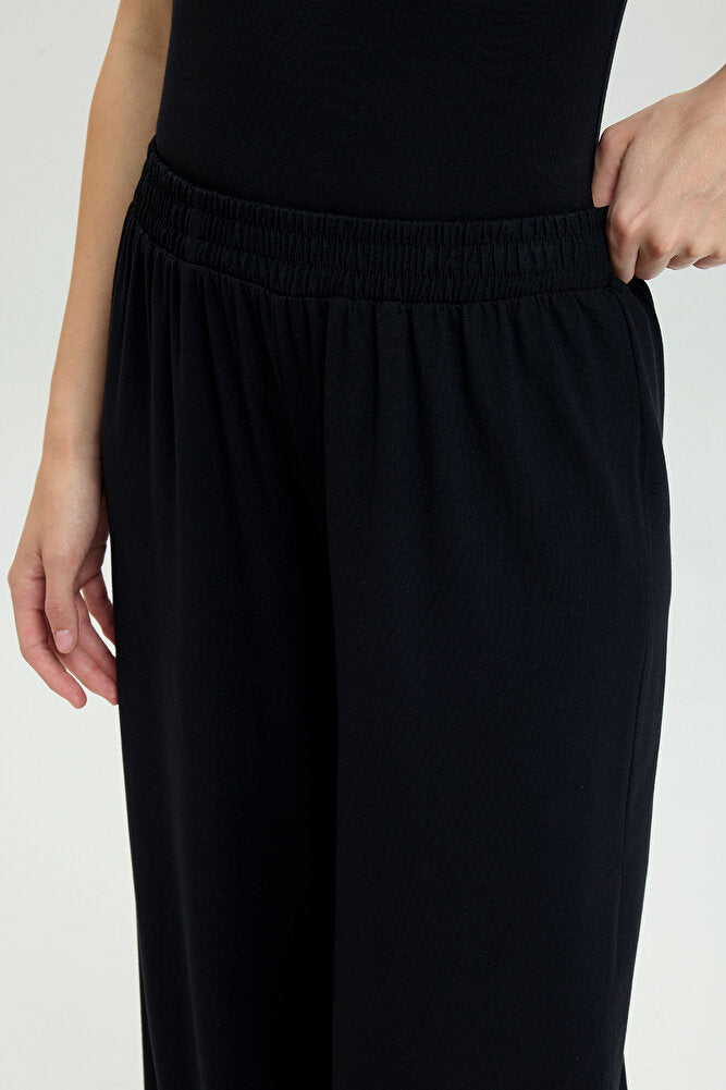 Ultra Soft Düz Kesim Bol Pantolon Siyah