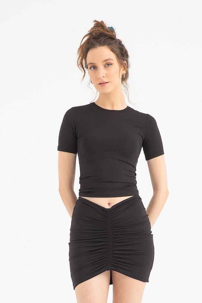 Soft Touch Yuvarlak Yaka Kısa Kol Bluz Siyah