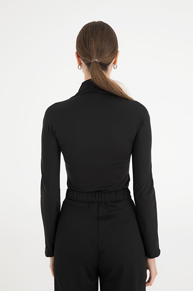 Soft Touch Yarım Boğazlı Bluz Siyah