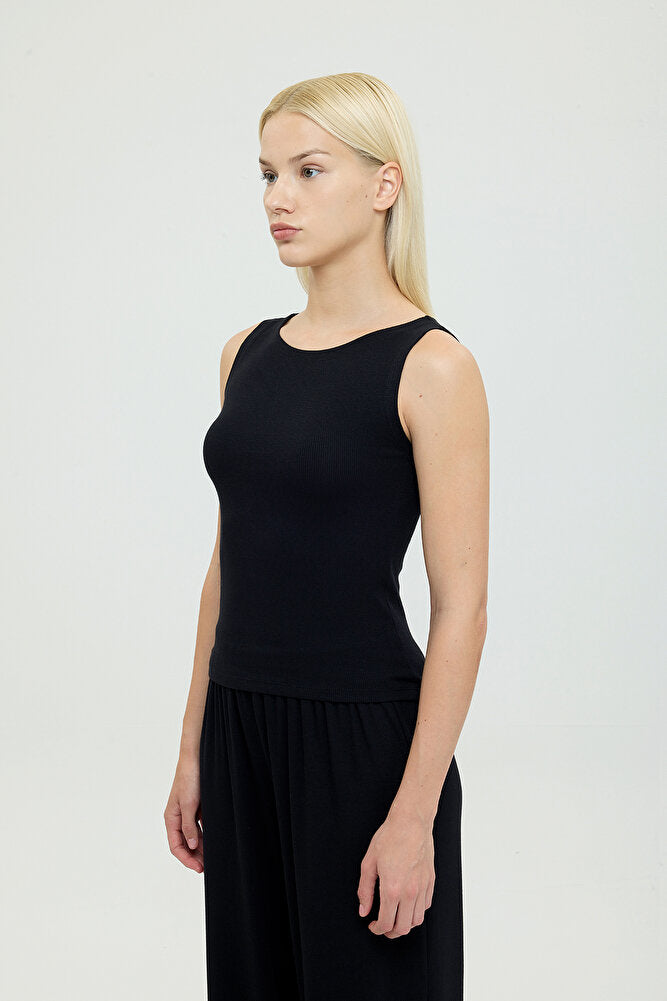 Soft Rib Kayık Yaka Kolsuz Bluz Siyah