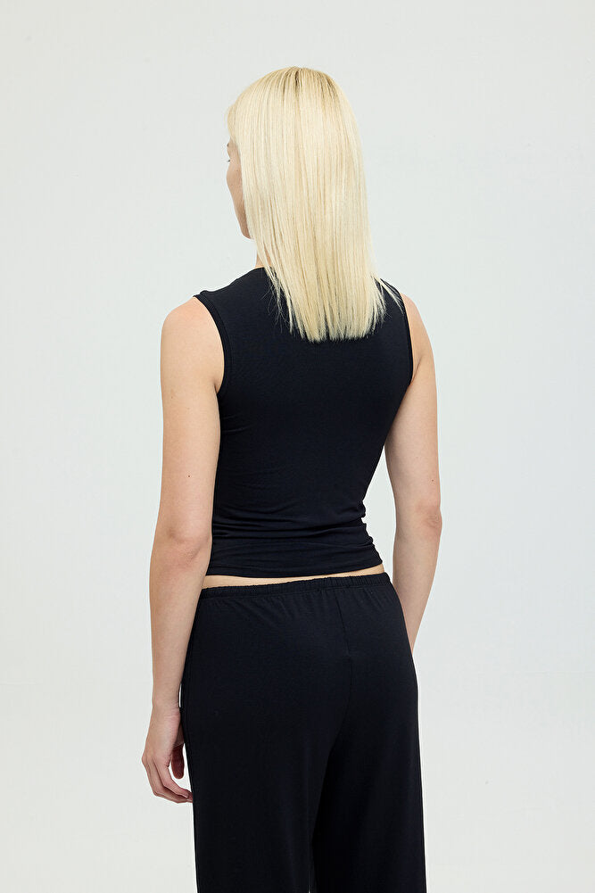 Ultra Soft V Yaka Kolsuz Bluz Siyah