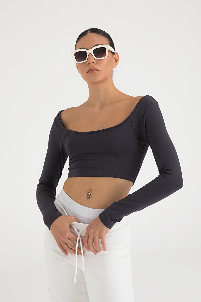 Soft Touch Oval Yaka Kısa Bluz Füme