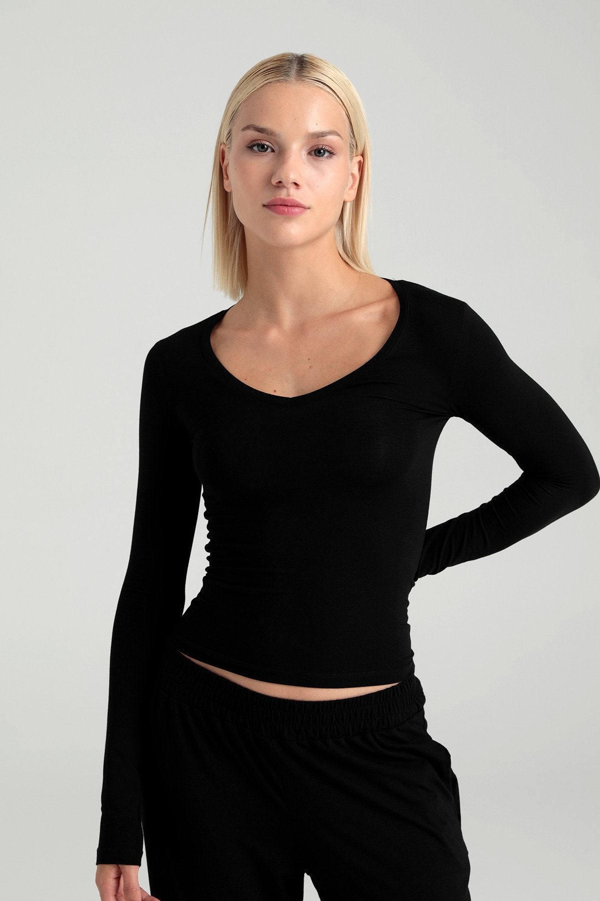 Ultra Soft V Yaka Bluz Siyah