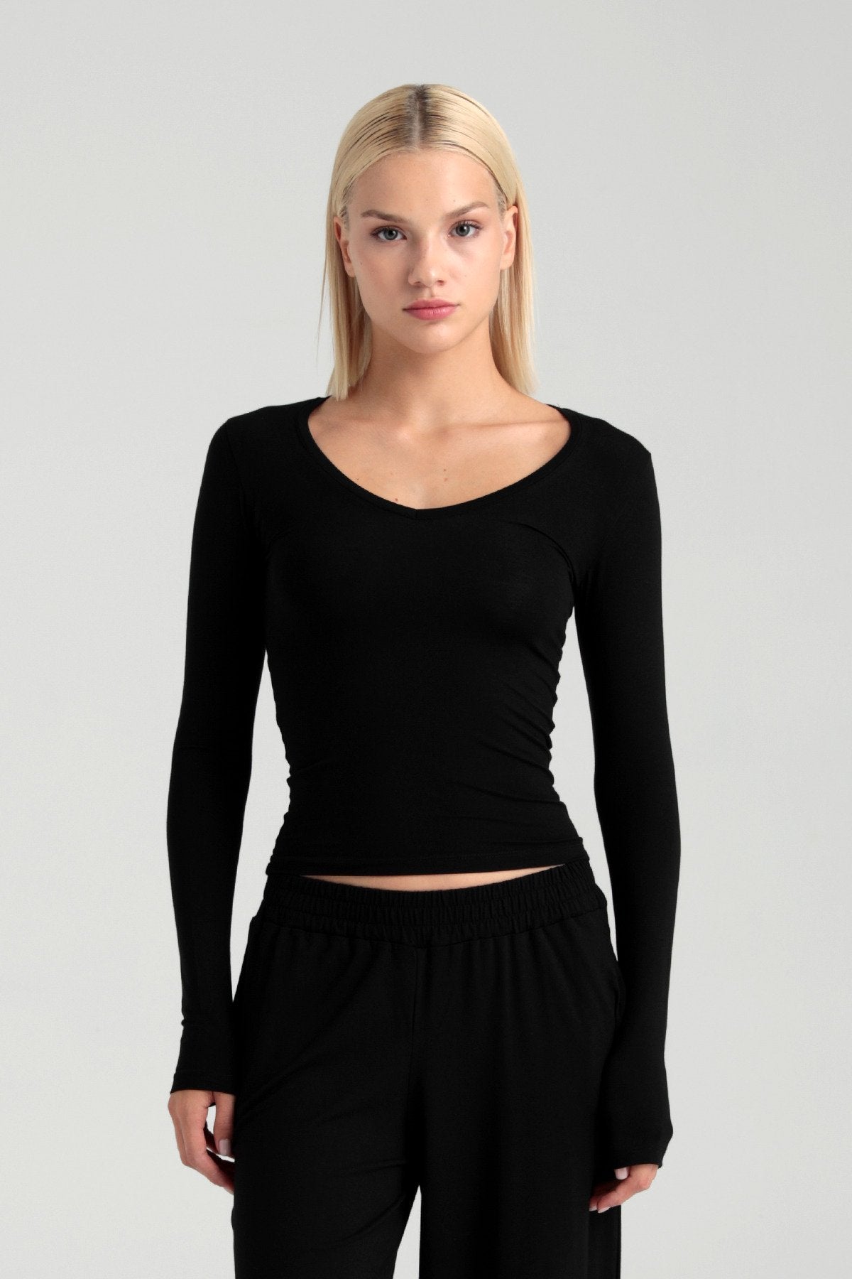 Ultra Soft V Yaka Bluz Siyah