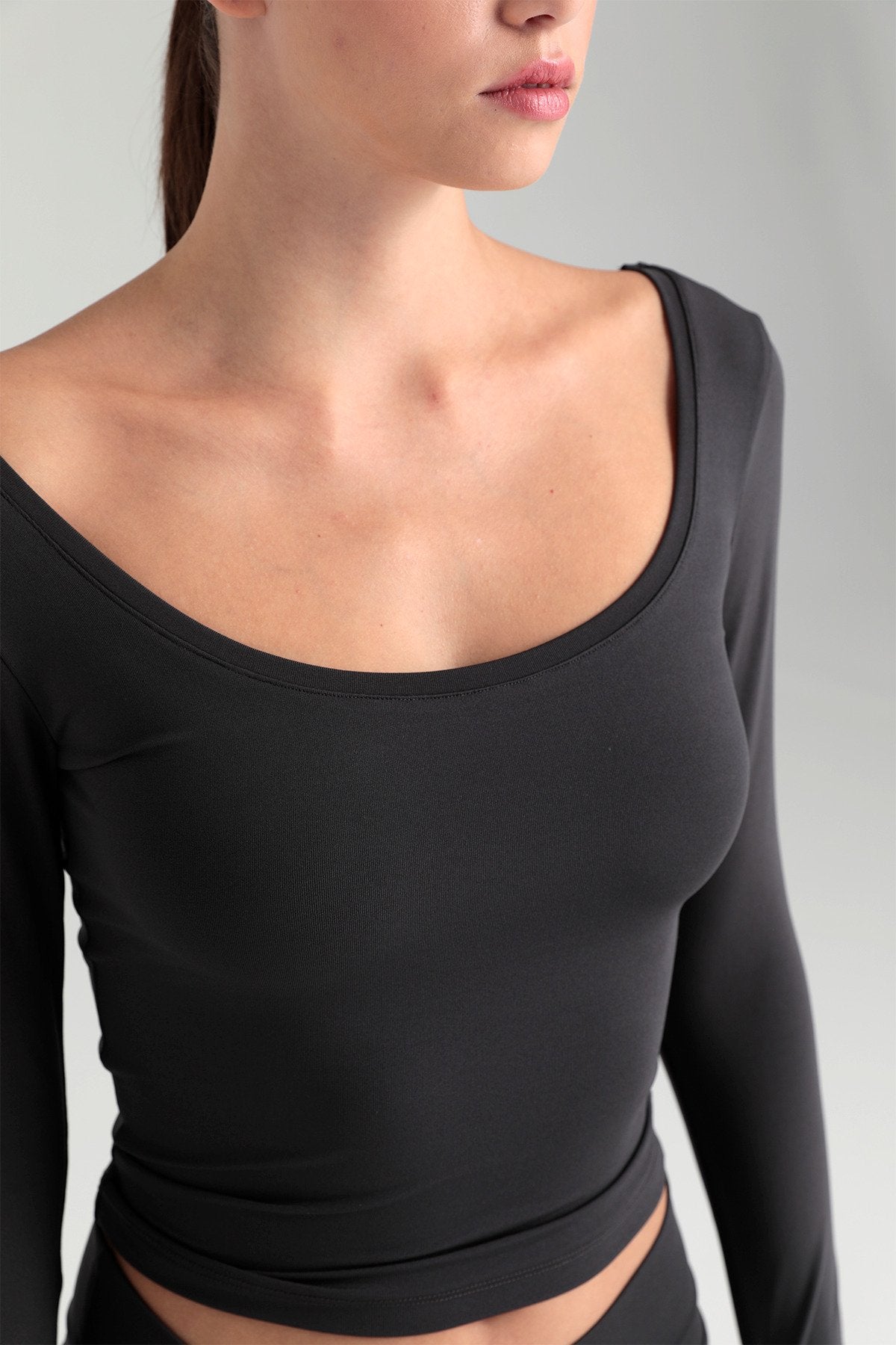 Soft Touch Oval Yaka Bluz Füme