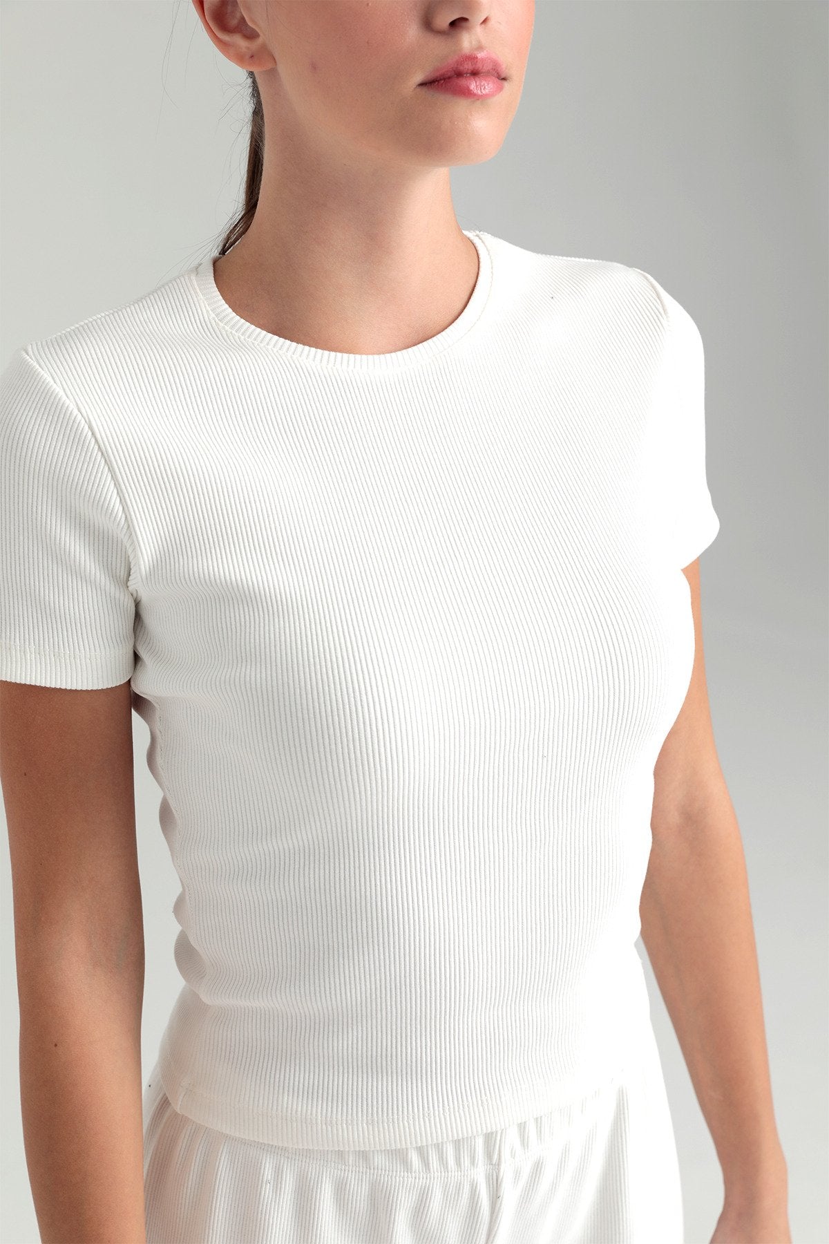 Soft Rib Yuvarlak Yaka Kısa Kol Bluz Ekru