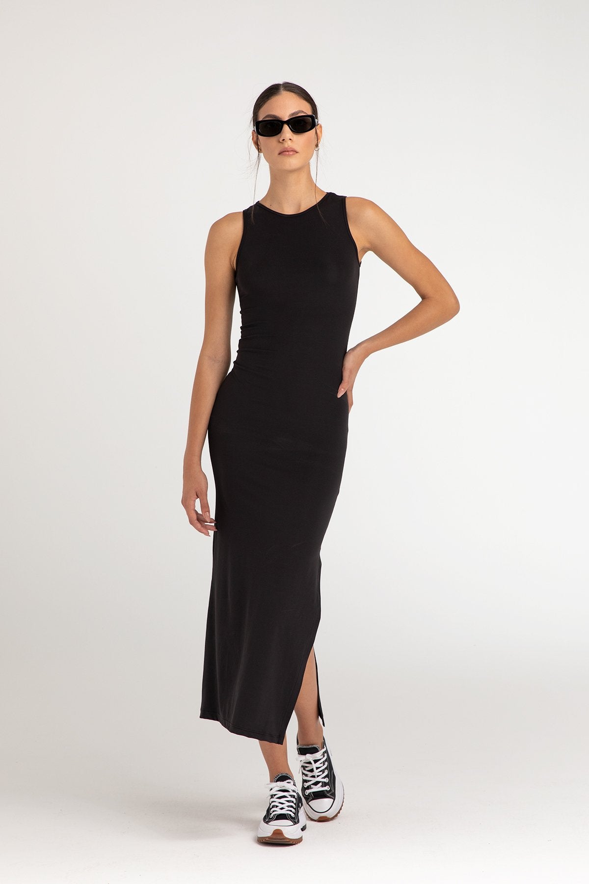 Soft Touch Yırtmaç Detaylı Kolsuz Elbise Siyah