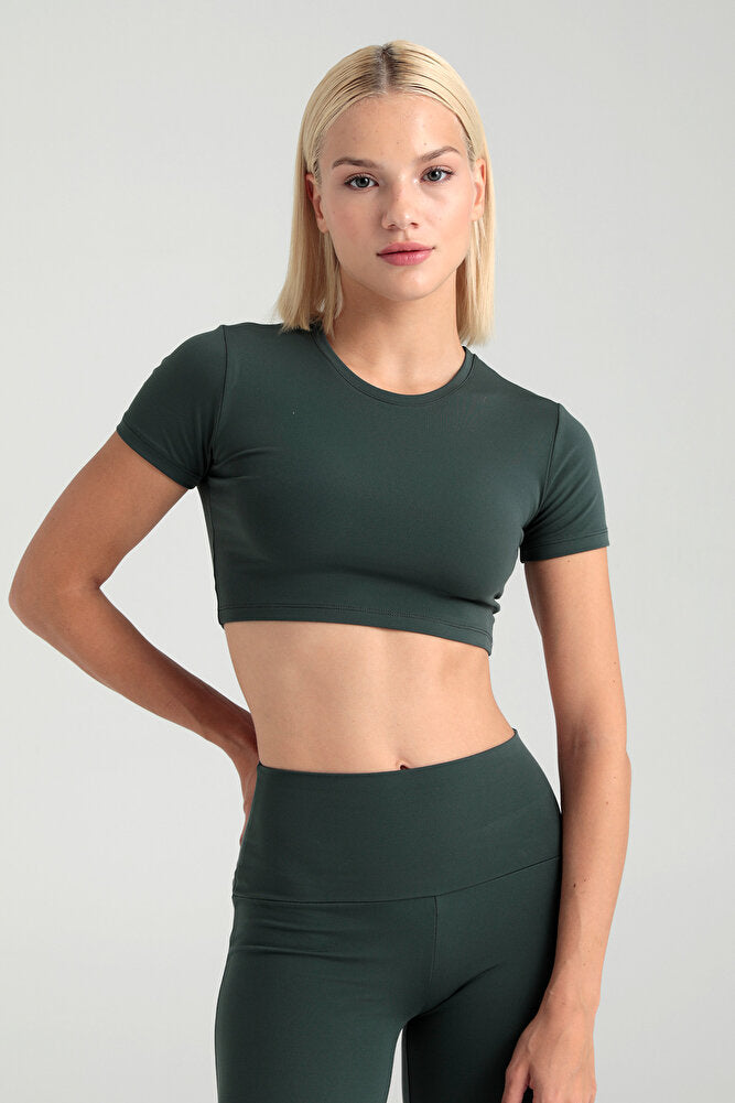 Comfort Yuvarlak Yaka Kısa Kol Crop Top Yosun Yeşili