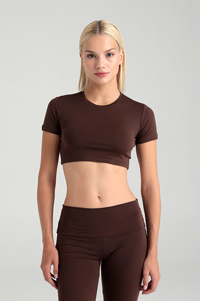 Comfort Yuvarlak Yaka Kısa Kol Crop Top Kahverengi