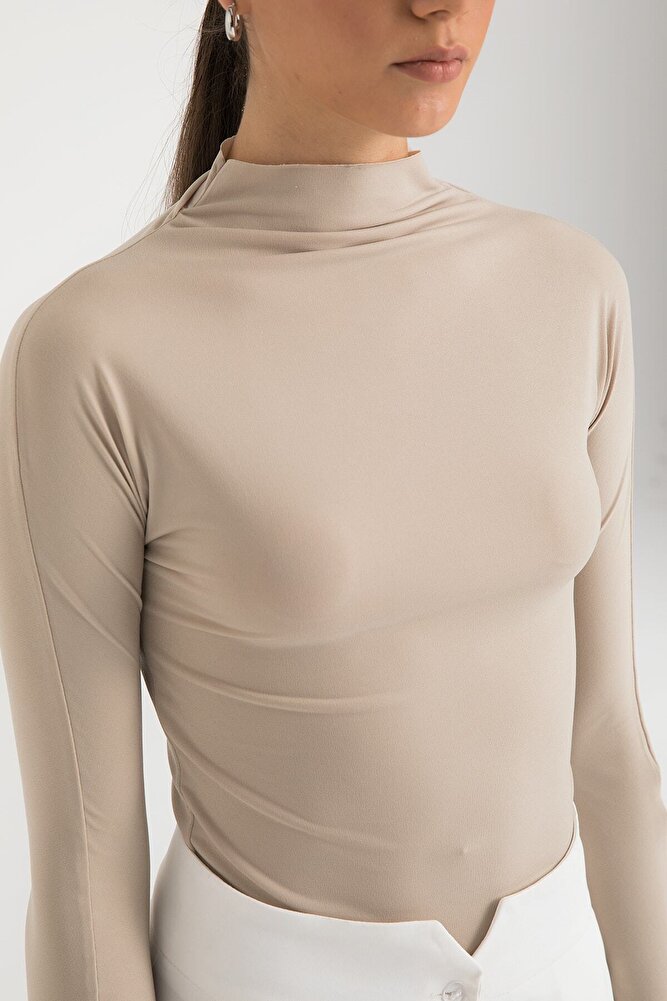 Soft Touch Yarım Boğazlı Bluz Bej
