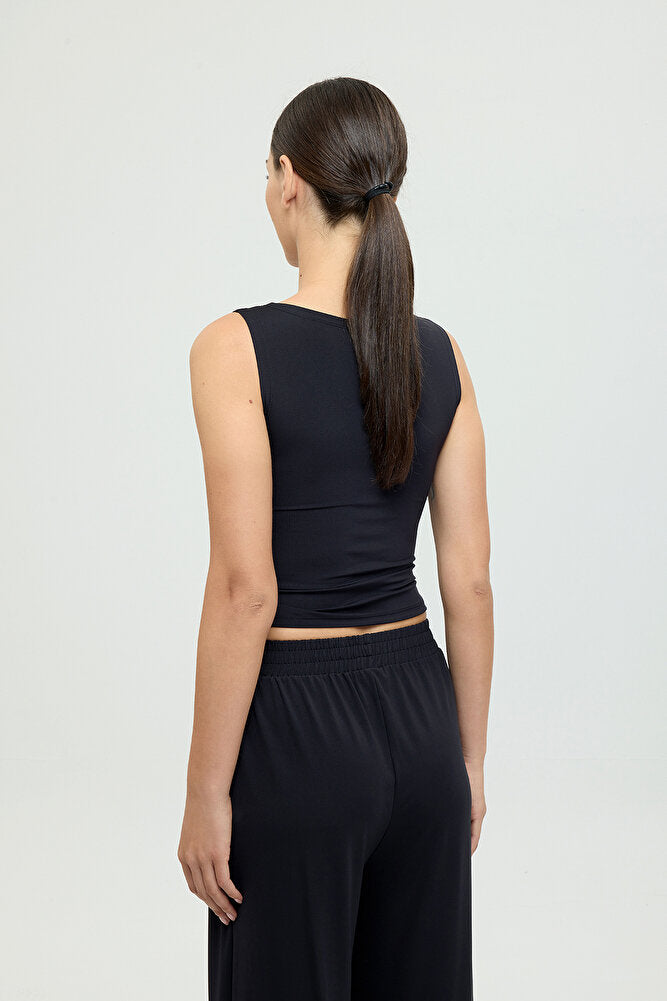 Soft Touch Kayık Yaka Kolsuz Bluz Siyah