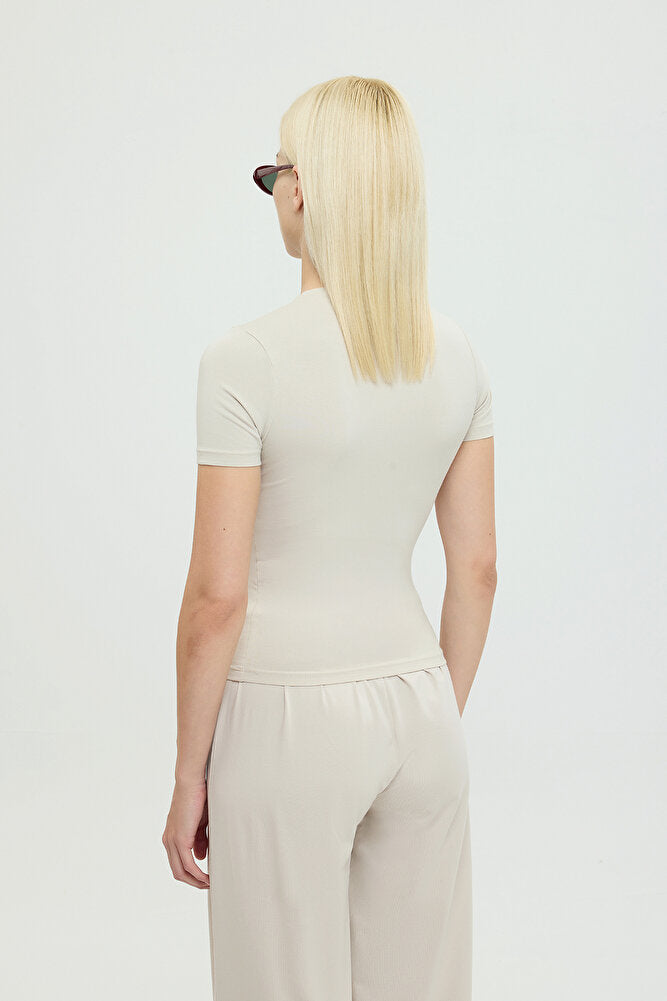 Ultra Soft Yuvarlak Yaka Kısa Kol Bluz Bej