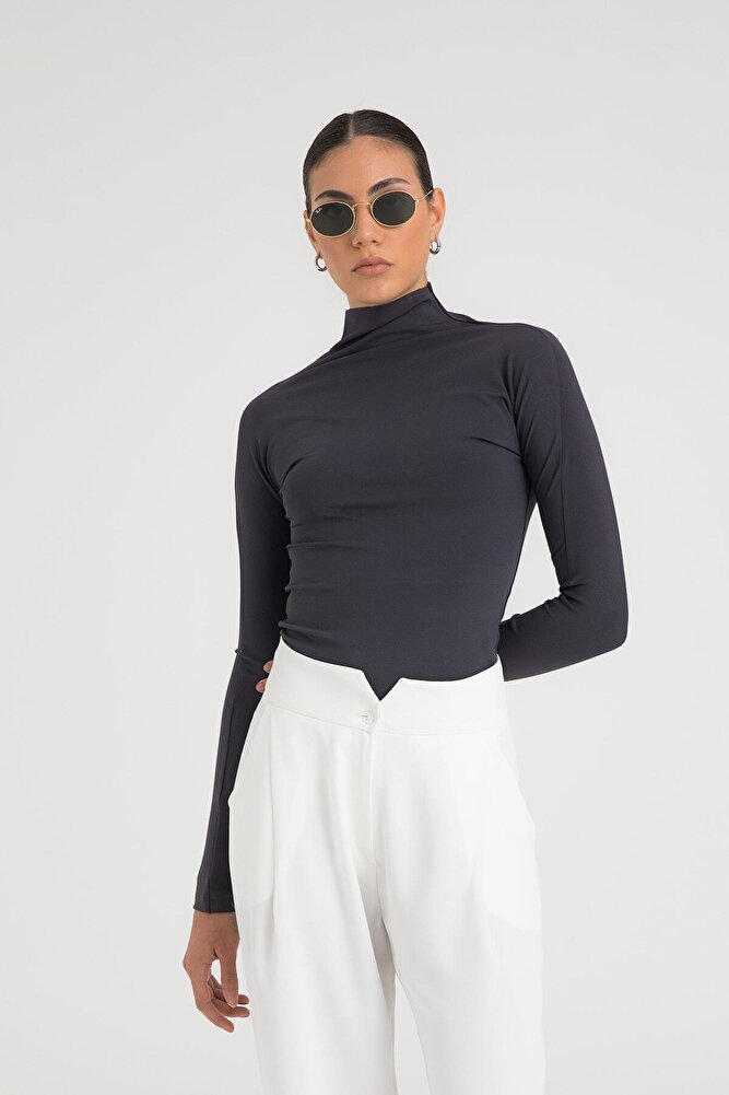 Soft Touch Yarım Boğazlı Bluz Füme