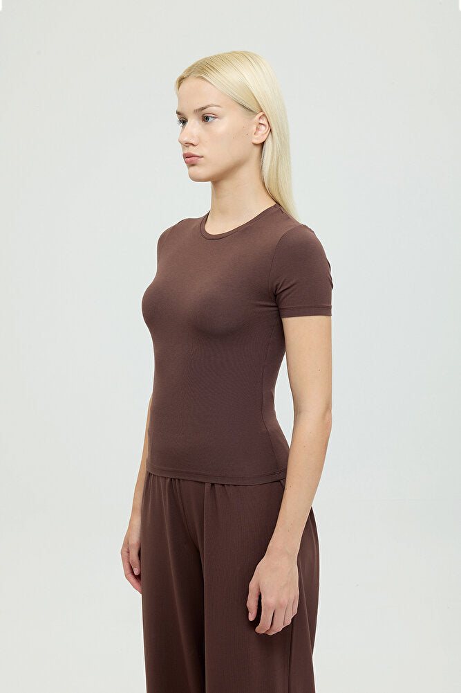 Ultra Soft Yuvarlak Yaka Kısa Kol Bluz Kahverengi