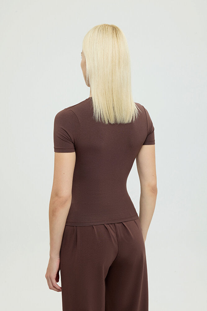 Ultra Soft Yuvarlak Yaka Kısa Kol Bluz Kahverengi