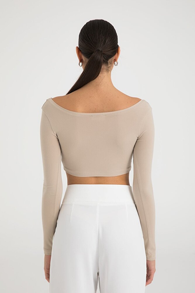 Soft Touch Oval Yaka Kısa Bluz Bej