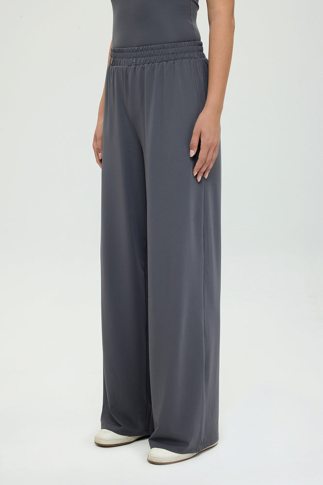 Soft Touch Düz Kesim Bol Pantolon Füme