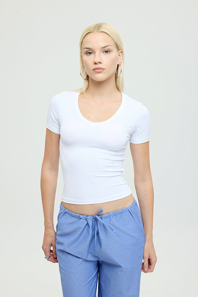 Soft Touch V Yaka Kısa Kol Bluz Beyaz