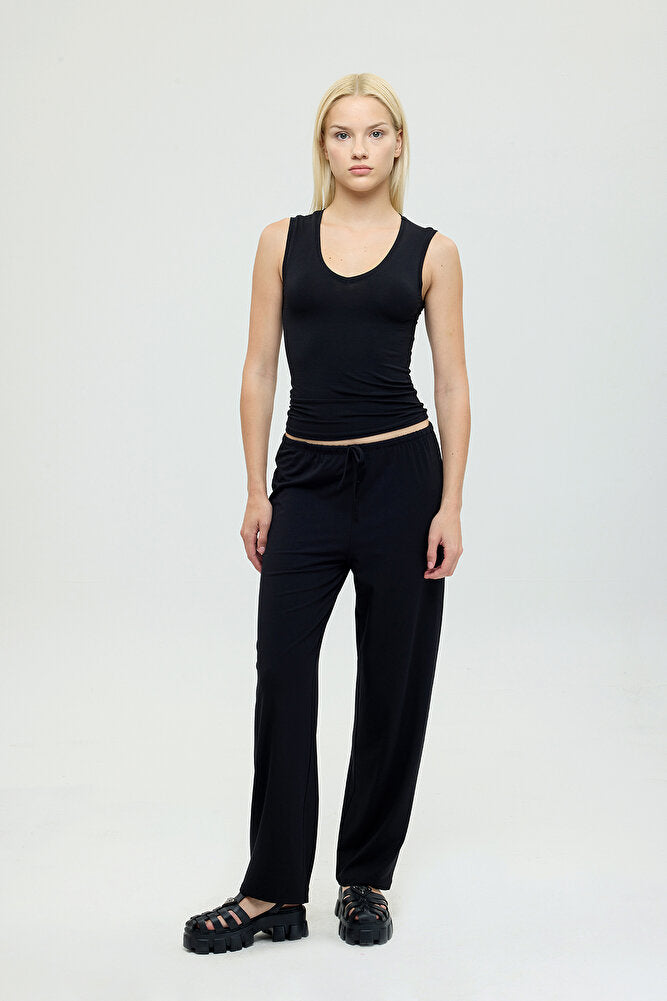 Ultra Soft V Yaka Kolsuz Bluz Siyah