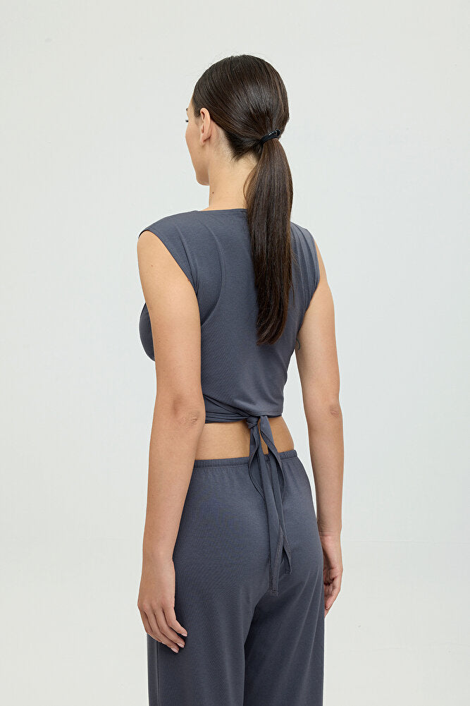 Ultra Soft Bağlamalı Kolsuz Bluz Füme