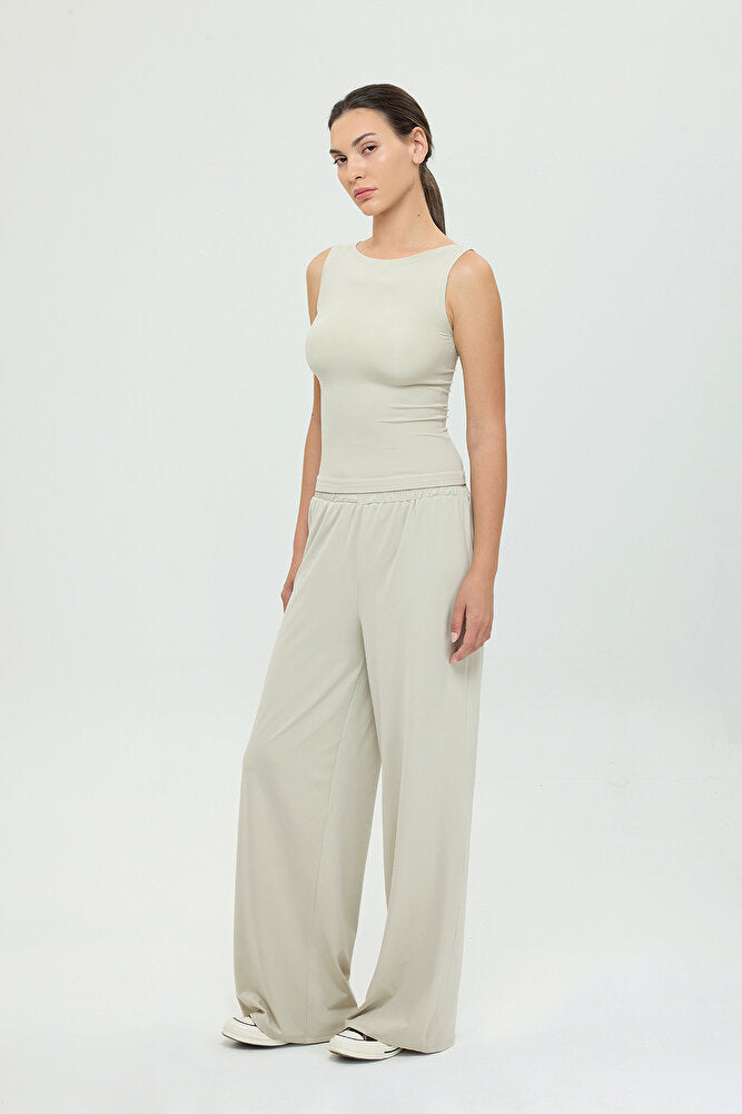 Soft Touch Kayık Yaka Kolsuz Bluz Bej