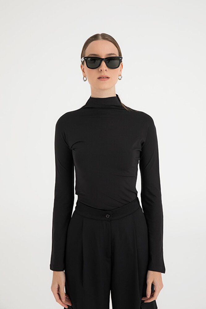 Soft Touch Yarım Boğazlı Bluz Siyah