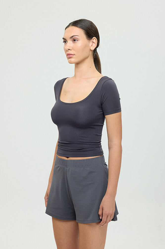 Soft Touch Oval Yaka Kısa Kol Bluz Füme