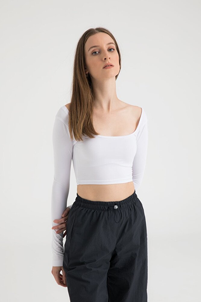 Soft Touch Oval Yaka Kısa Bluz Beyaz